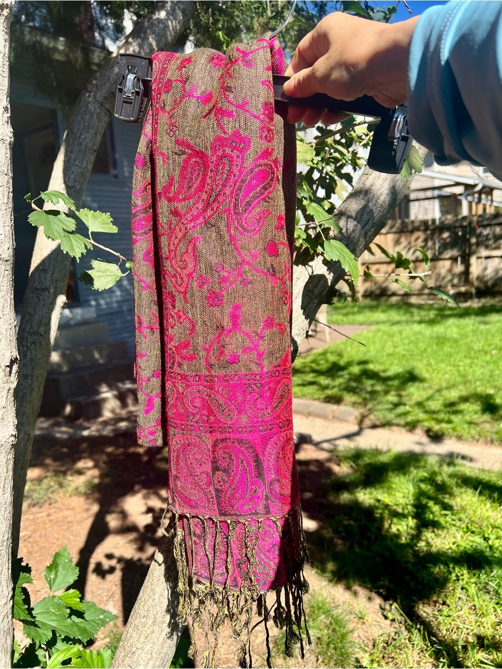 Beautiful Pashmina scarf gold metallic hot neon pink fuschia paisley shawl wrap